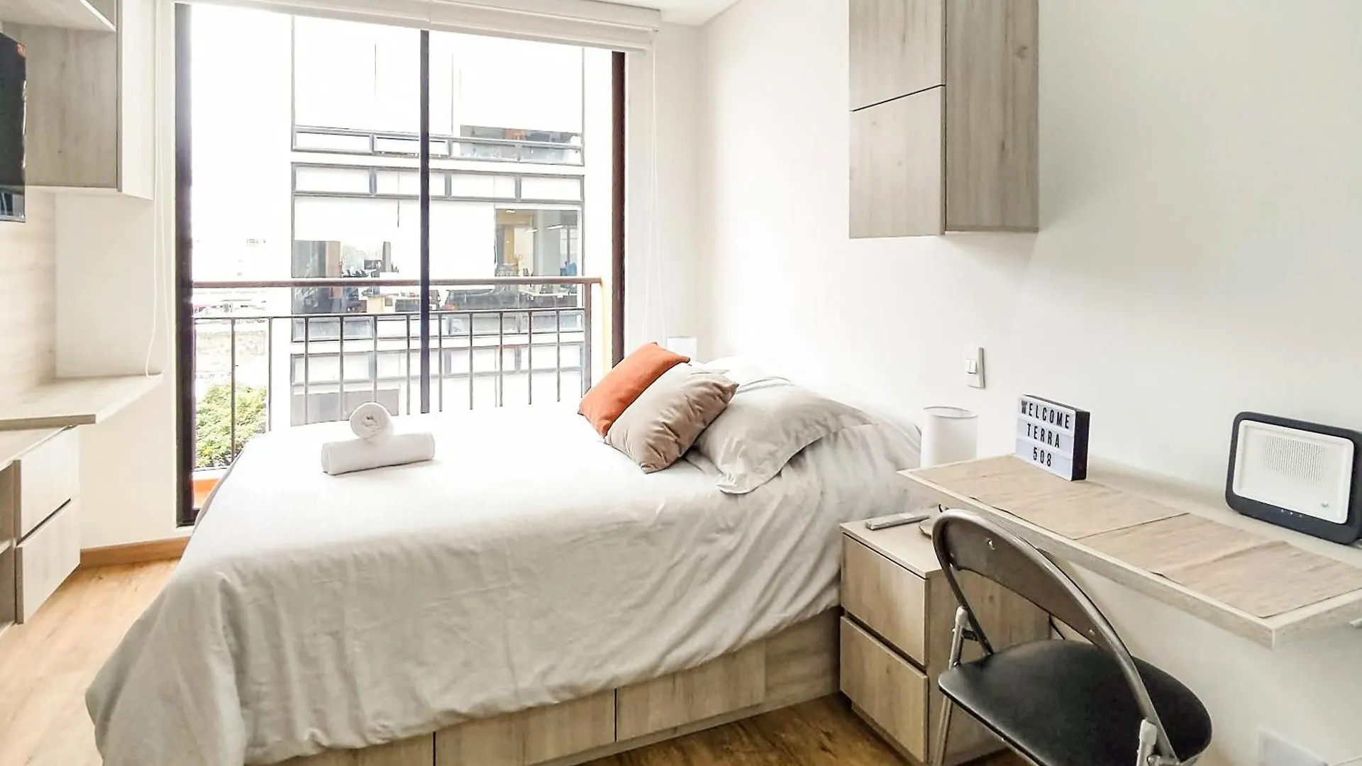 Apartaestudio En Bogota - Wifi 600Mb - La Castellana